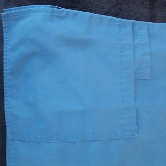 🔴EVERYTHING MUST GO🔴 Blue scrub top - Picture 3 of 4